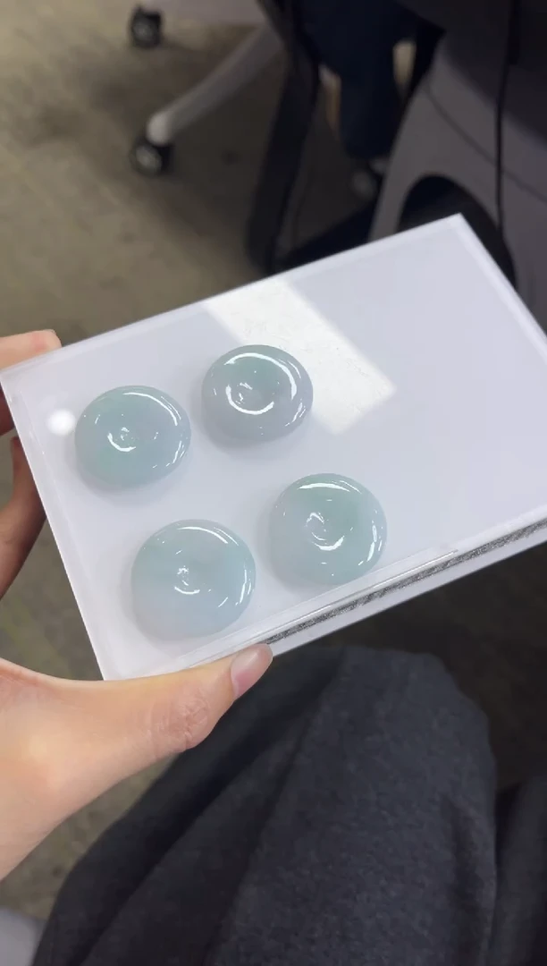 颈饰未镶嵌翡翠哈**咯翡翠平安扣挂件