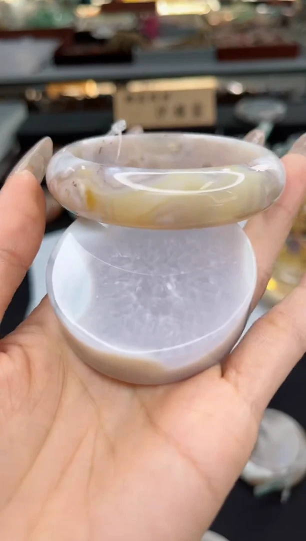 【闪购商品】石英质玉手镯未镶嵌56圈口（不退不换）1680791