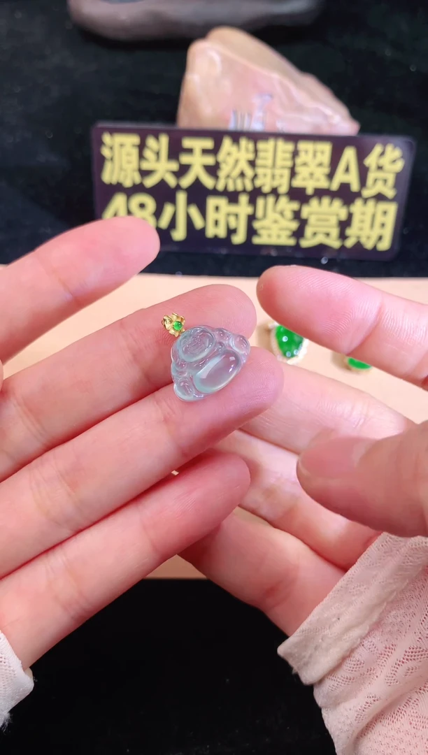 翡翠18K金镶嵌颈饰自家翡翠工厂一手货源