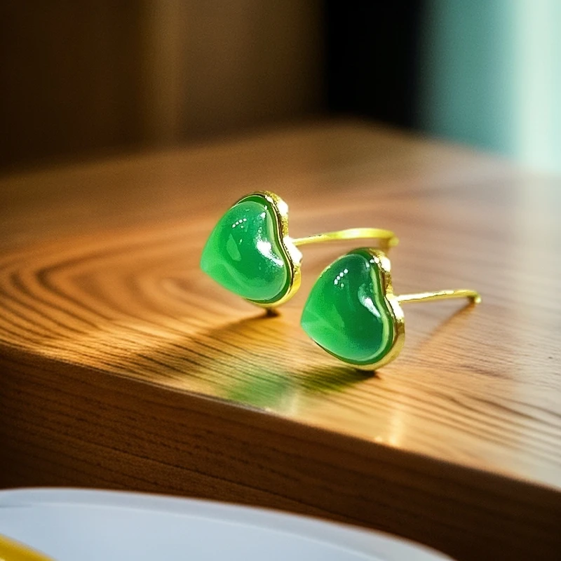 【116】18k金镶满绿爱心耳钉一对