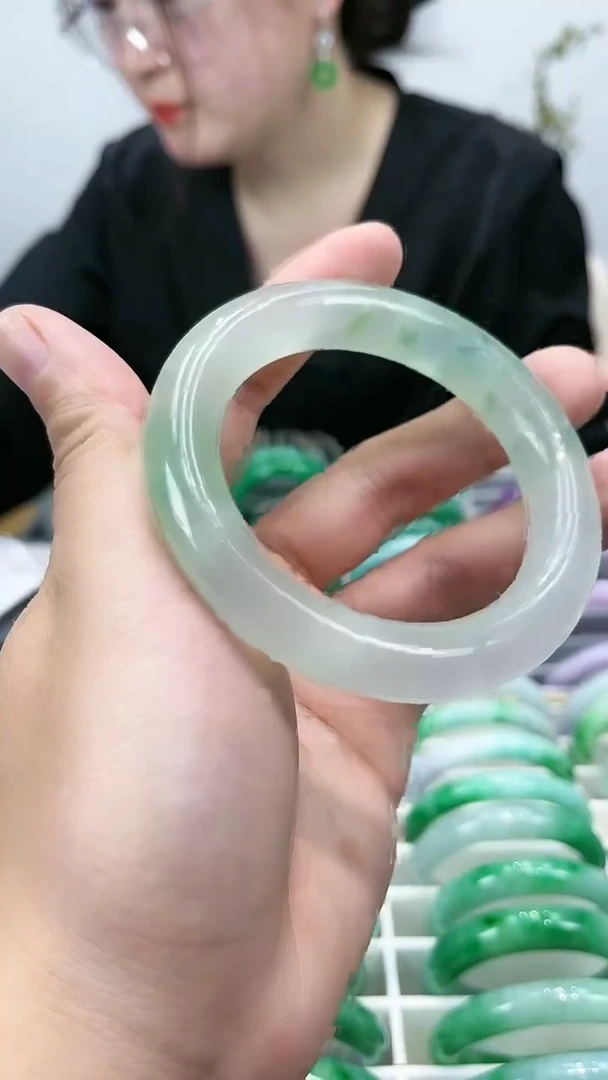 【闪购商品】砖雕s31 冰飘花圆条手镯 圈口53-61
