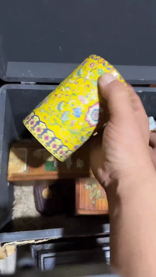 木闪电购链接精品摆件笔筒