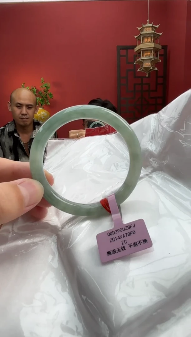 未镶嵌手镯（圆镯）翡翠翡翠手镯1