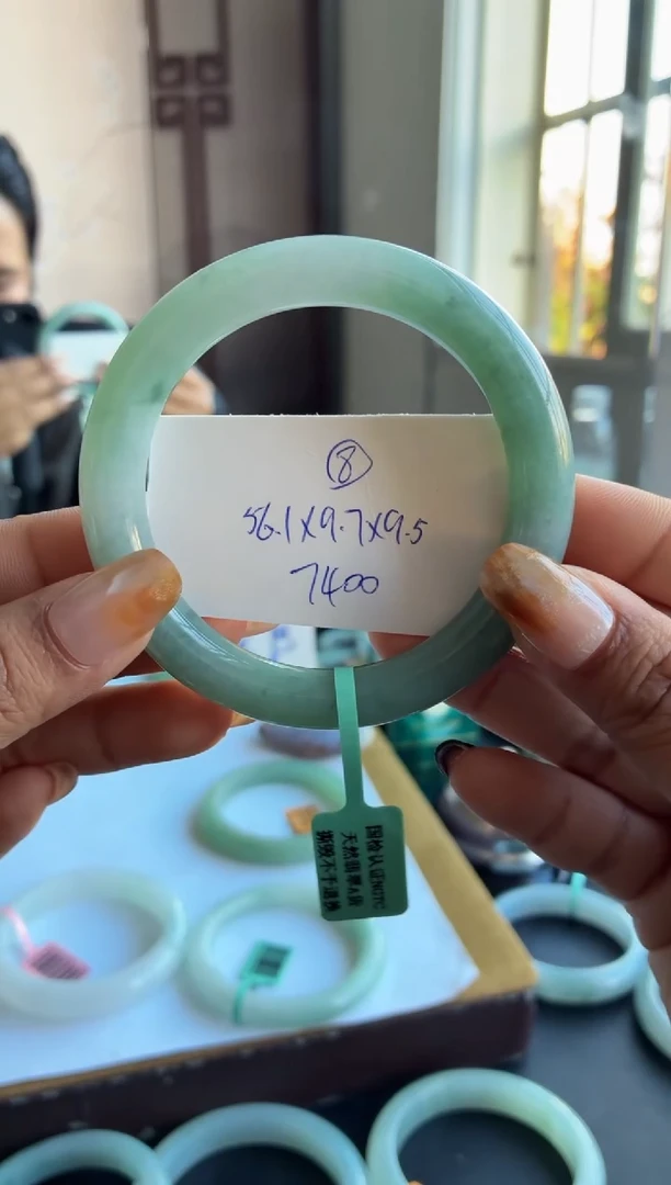 未镶嵌手镯翡翠（圆条飘花）8号