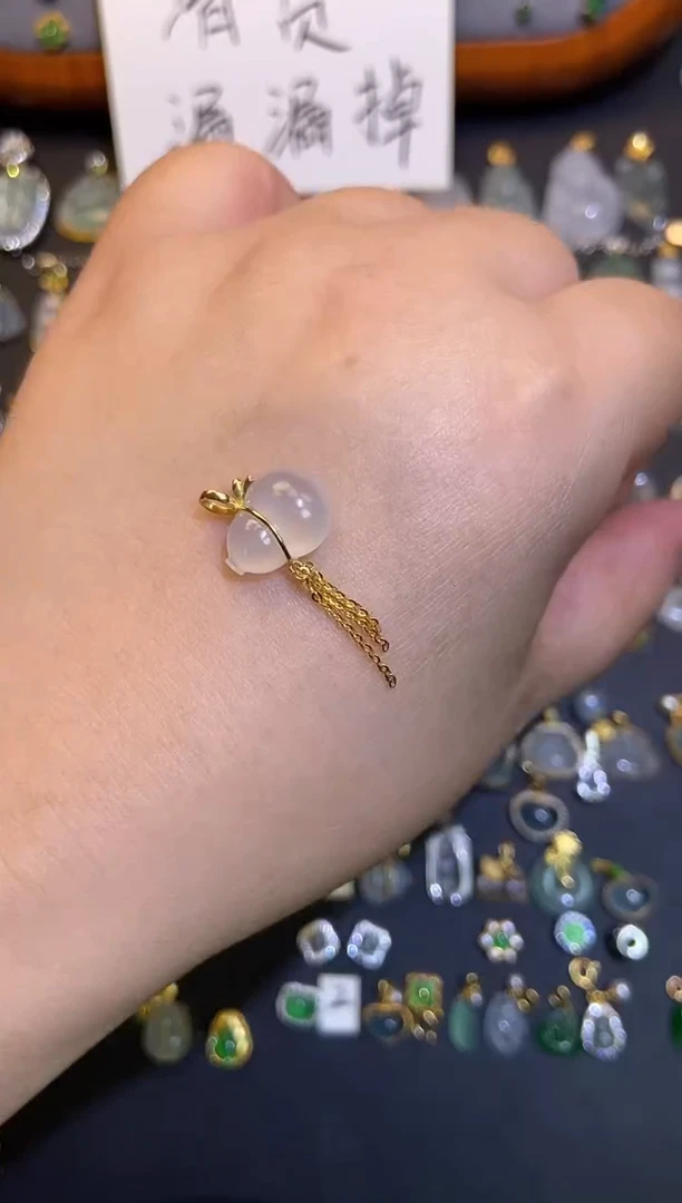 翡翠18K金镶嵌吊坠(不含链)1