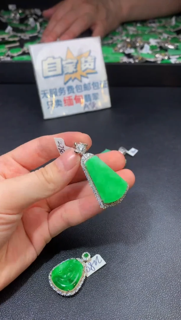 翡翠银S925镶嵌颈饰翡翠1