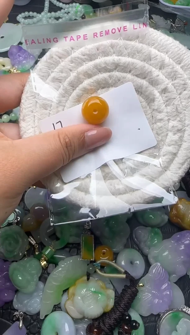 颈饰未镶嵌翡翠缅甸翡翠吊坠