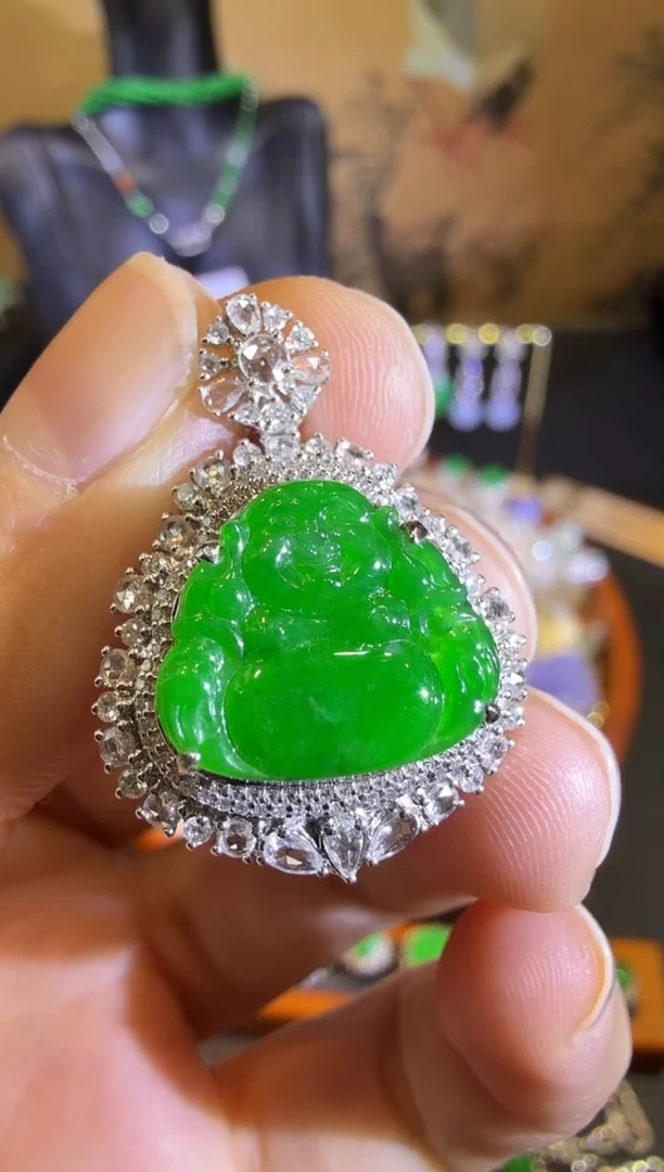 【闪购商品】翡翠吊坠(赠链)18K金镶嵌高冰正阳满绿小佛公吊坠