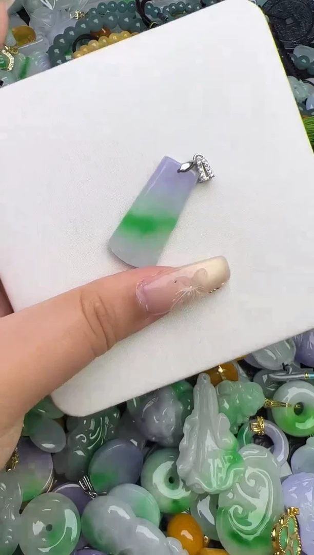 翡翠未镶嵌颈饰天然缅甸翡翠吊坠