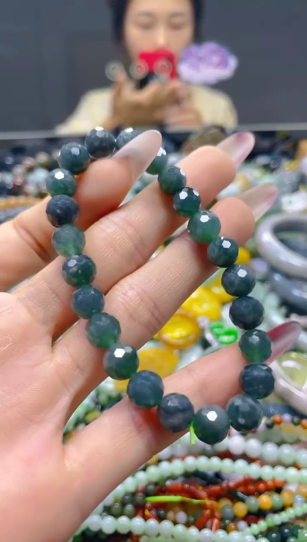 颈饰未镶嵌翡翠8MM/C/翡翠A货，一件也是批发价