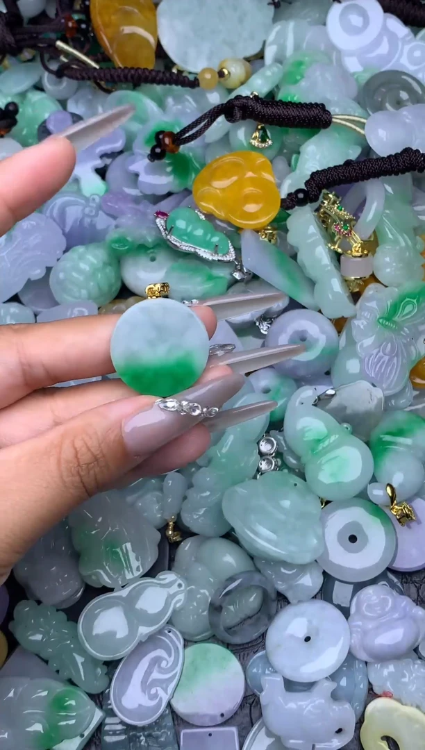 翡翠未镶嵌颈饰天然缅甸翡翠吊坠