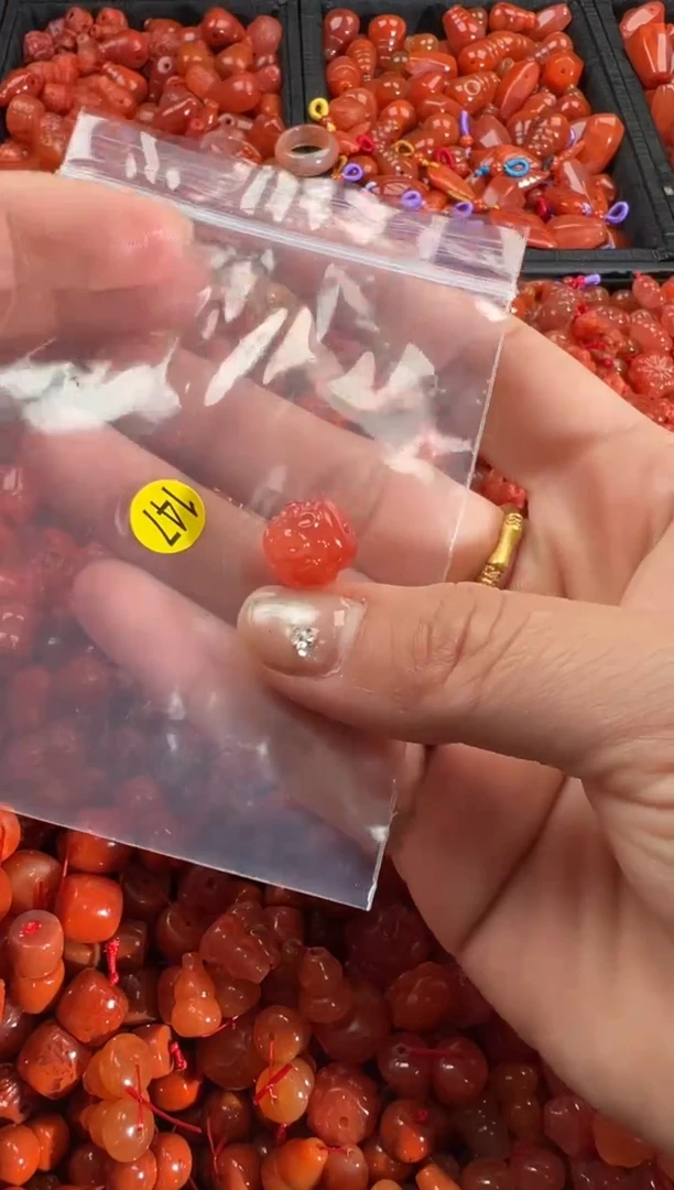 【闪购商品】南红玛瑙颈饰未镶嵌1