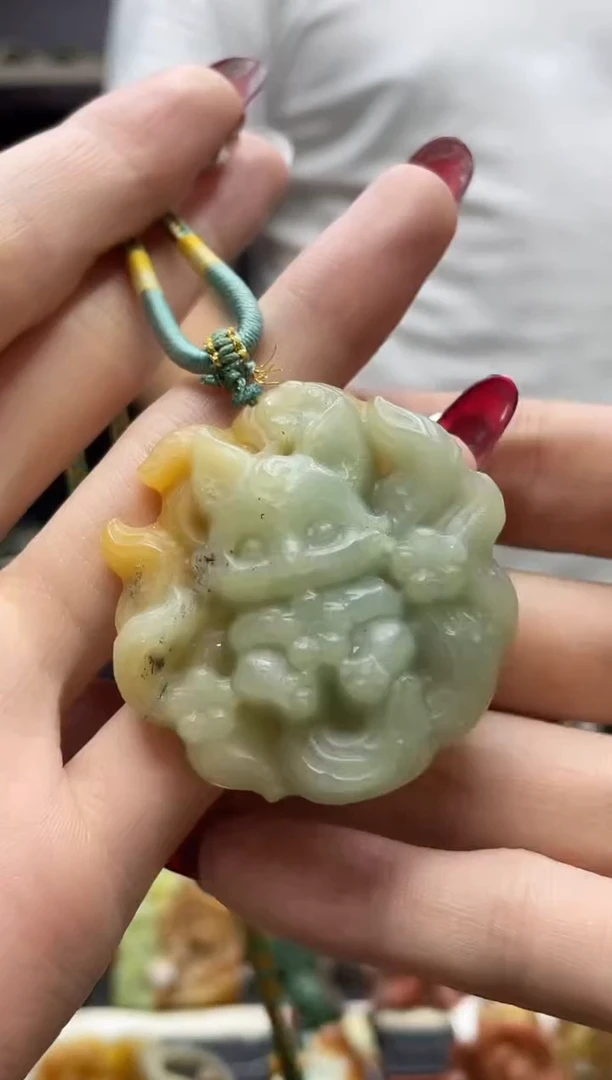 未镶嵌岫玉吊坠·