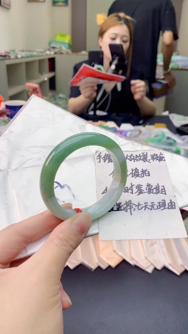 翡翠手镯未镶嵌0314748478
