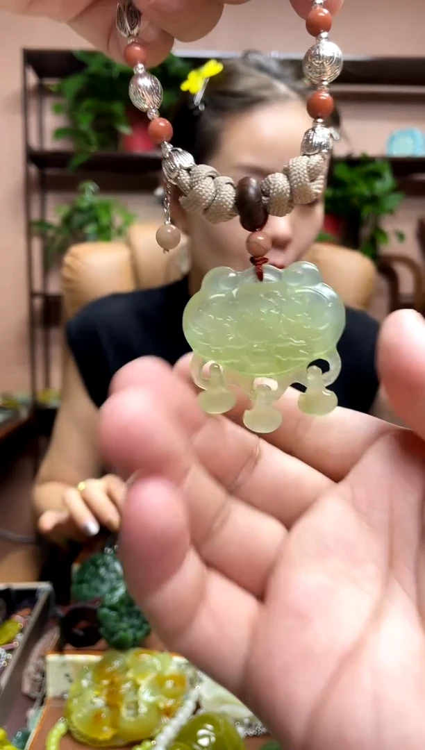 未镶嵌岫玉吊坠·