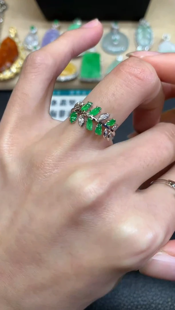 【闪购商品】翡翠戒指18K金镶嵌叶子【无服务费】