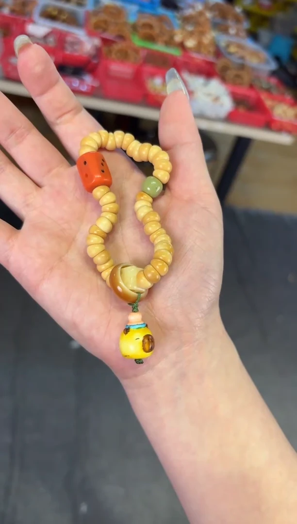 【闪购商品】菩提根/象牙果吊坠8mm龙脊大肠卡皮巴拉