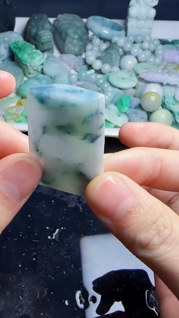 颈饰未镶嵌翡翠?155