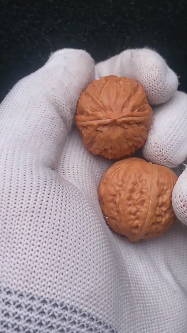 【闪购商品】文玩核桃把件玄武石