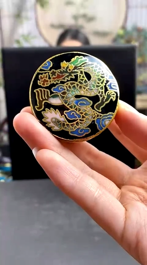 【闪购商品】非遗技艺 景泰蓝粉盒龙纹黑色（微瑕）