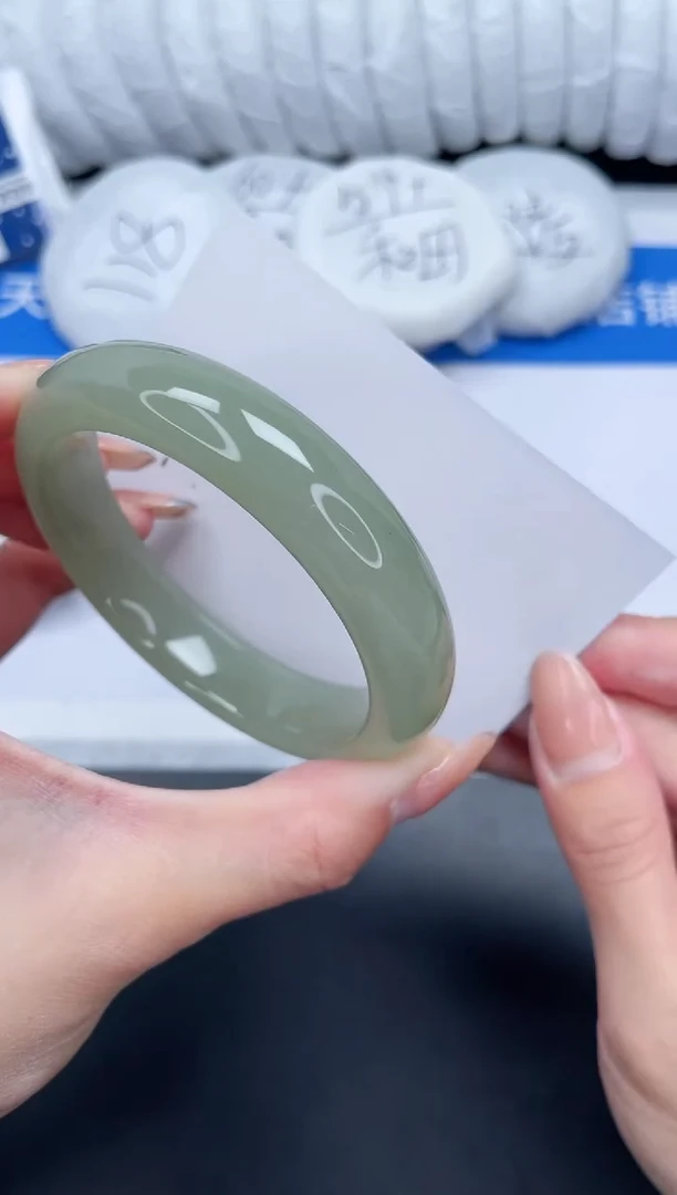 未镶嵌手镯石英质玉71-58.4DK