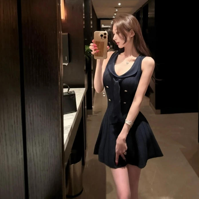 2025夏季新款爆款洋气针织连衣裙女高级感无袖小香风显瘦气质裙子