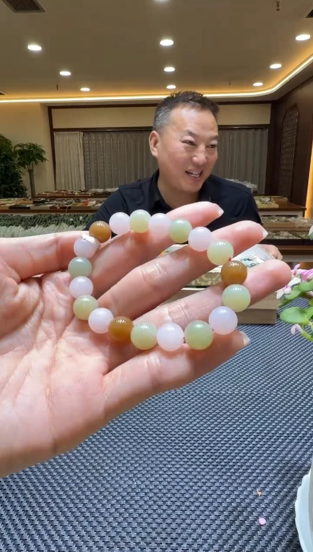 颈饰未镶嵌和田玉手串