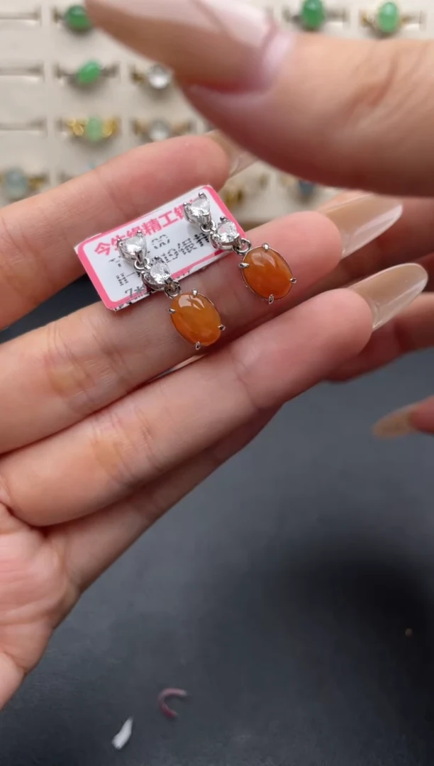 未镶嵌戒指翡翠一物一证一礼盒