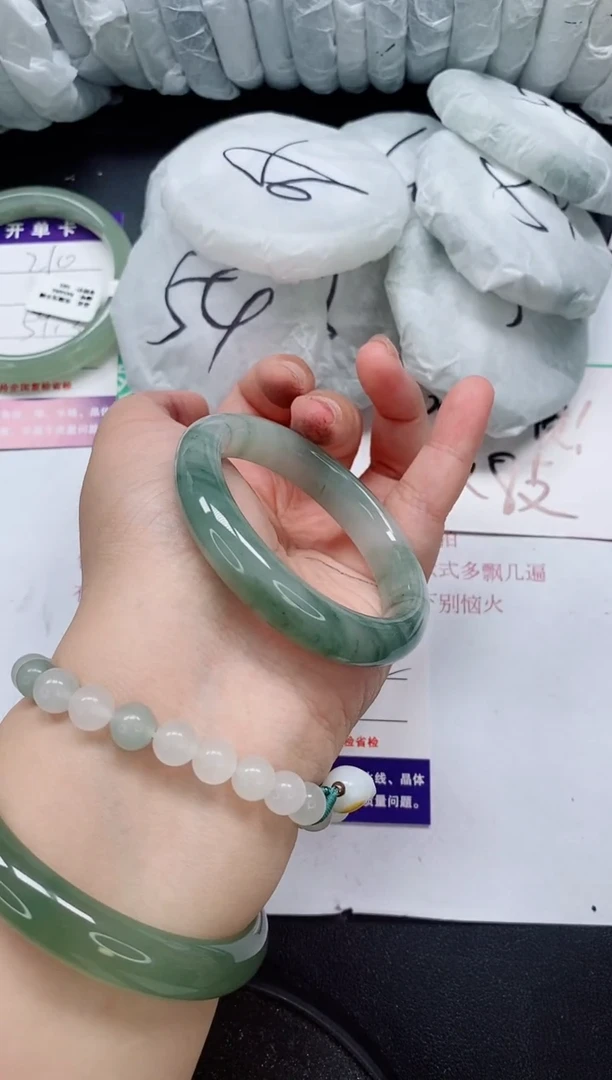 未镶嵌手镯石英质玉211/52-53