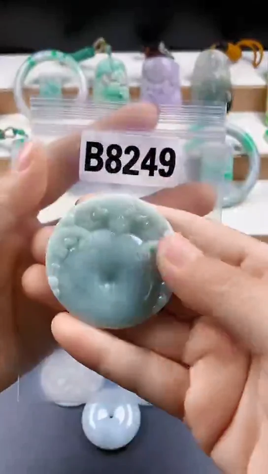 颈饰未镶嵌翡翠天然翡翠吊坠挂件