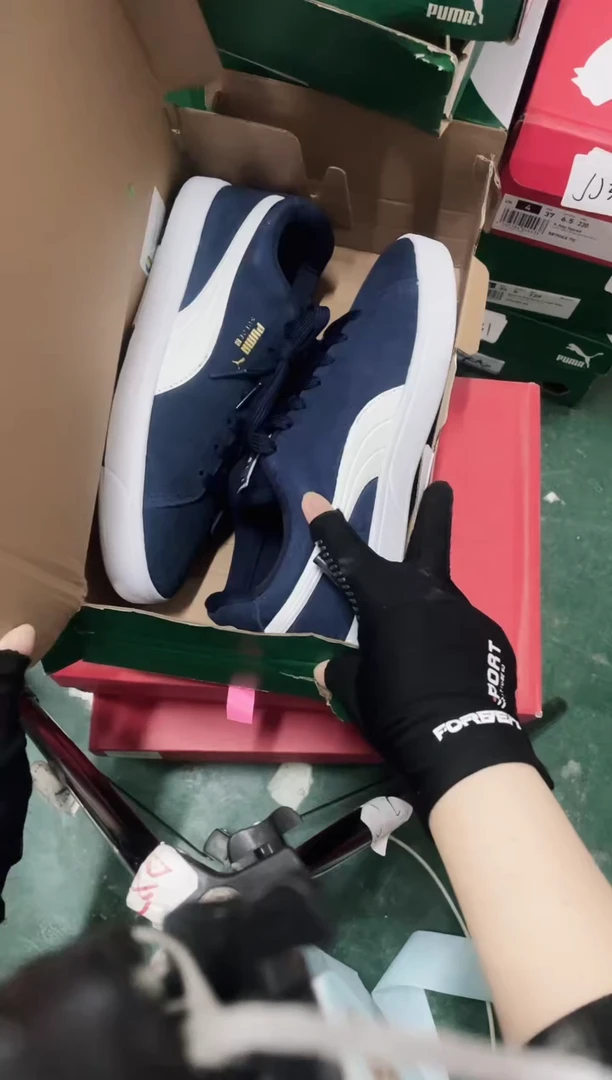 彪马时尚休闲运动鞋40M  KK27