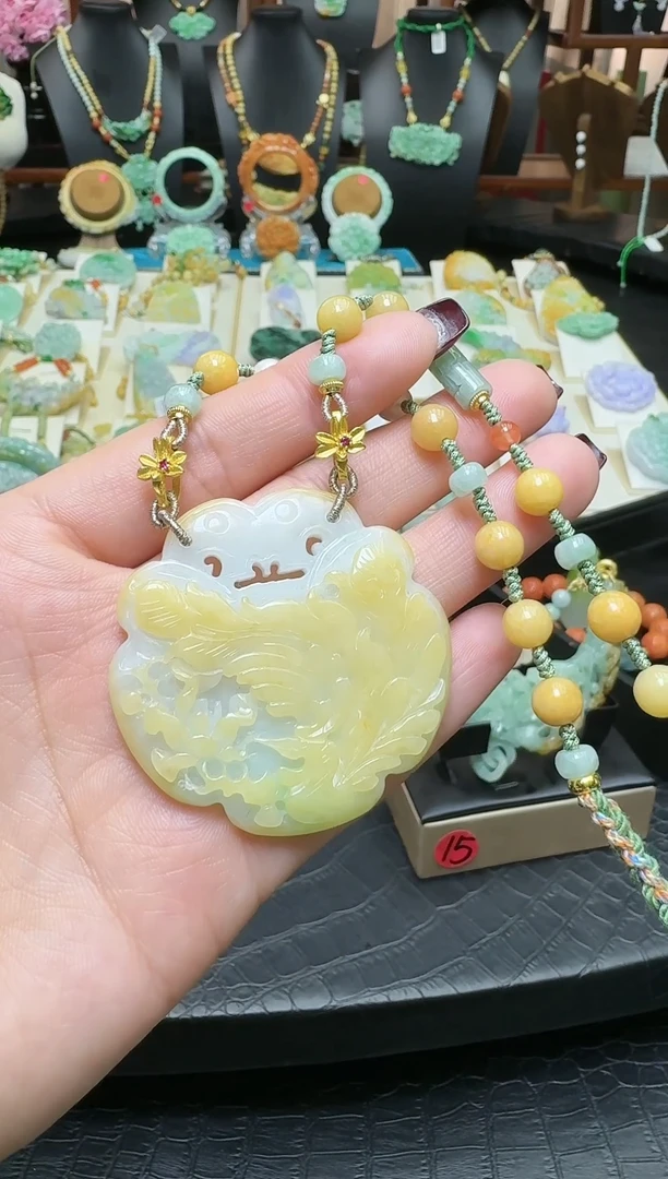 【闪购商品】翡翠颈饰未镶嵌特色黄加绿如意凤牌