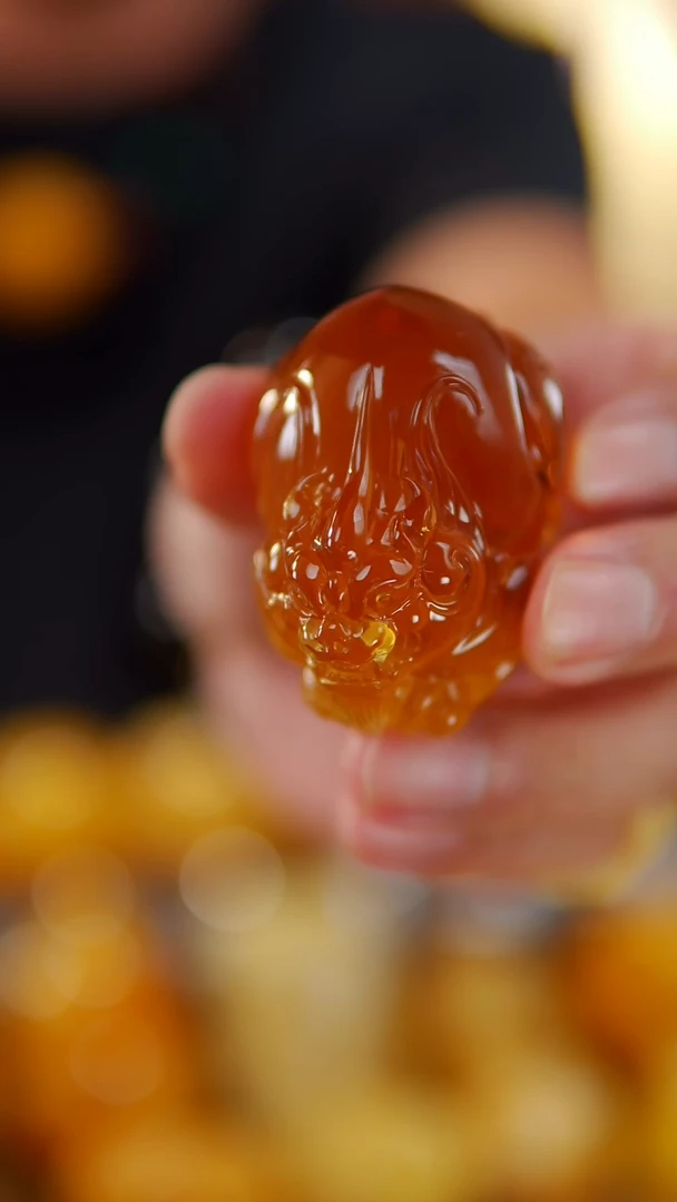 未镶嵌蜜蜡裸石俄料糖色貔貅46