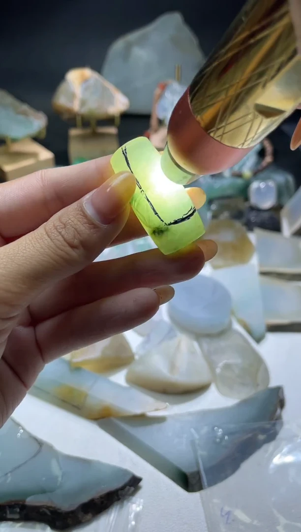 未镶嵌挂件翡翠材料