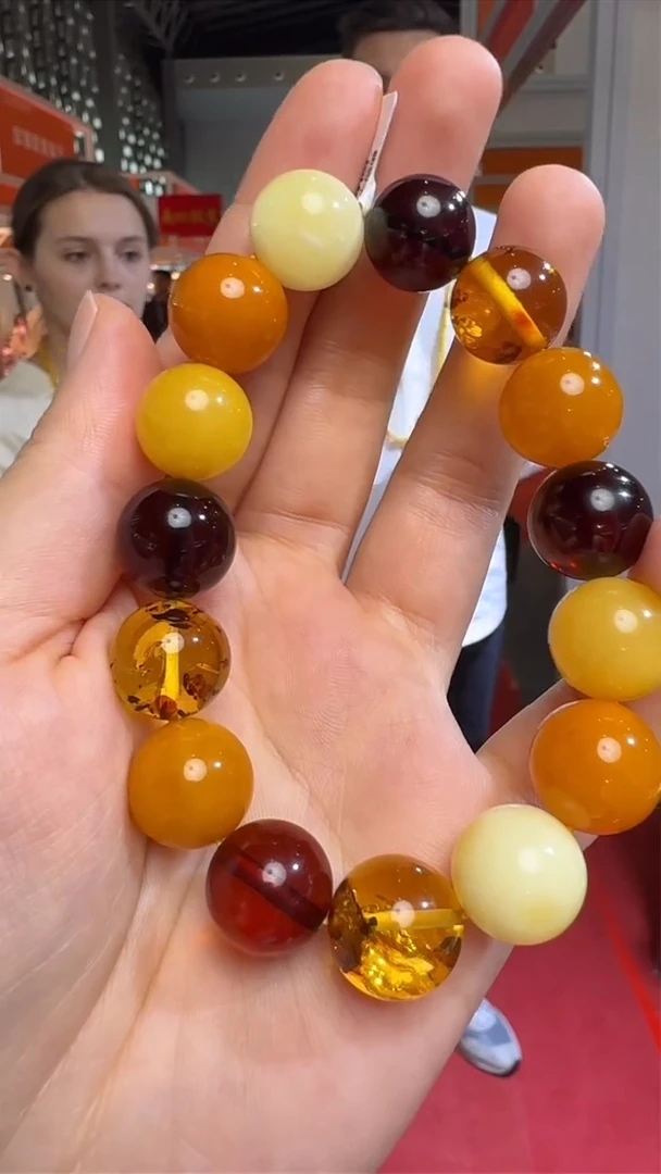 未镶嵌琥珀手链上海珠宝展假一罚十
