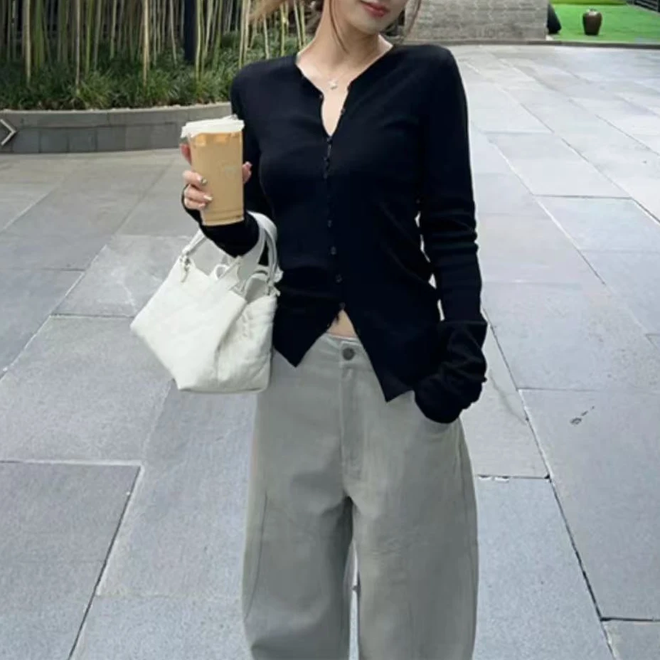 早秋高级感修身短款毛衣外套