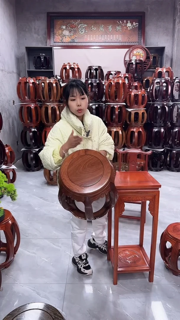 【闪购商品】花梨木类家具胡桃色大号雕花鼓凳四个