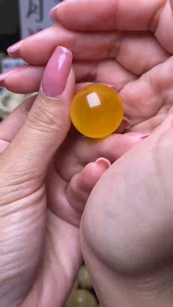 未镶嵌琥珀裸石葵.74