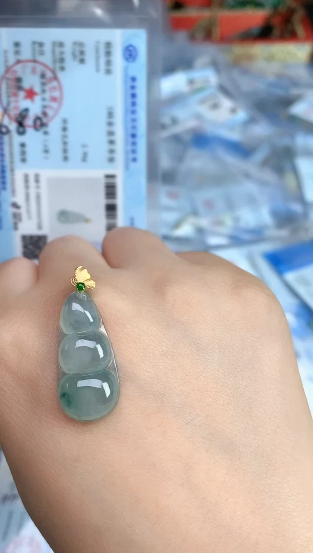 颈饰18K金镶嵌翡翠2025111701