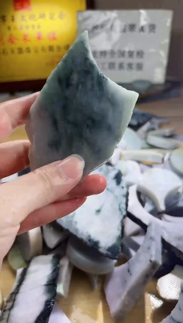 翡翠未镶嵌颈饰翡翠A货512