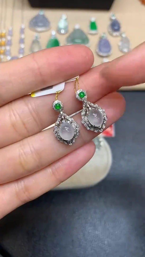 颈饰18K金镶嵌翡翠蛋面【无服务费【48小时鉴赏期】多样性发其一