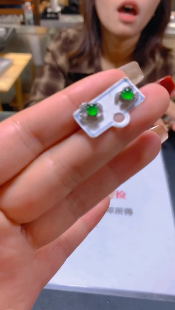 未镶嵌翡翠耳饰多样性发一