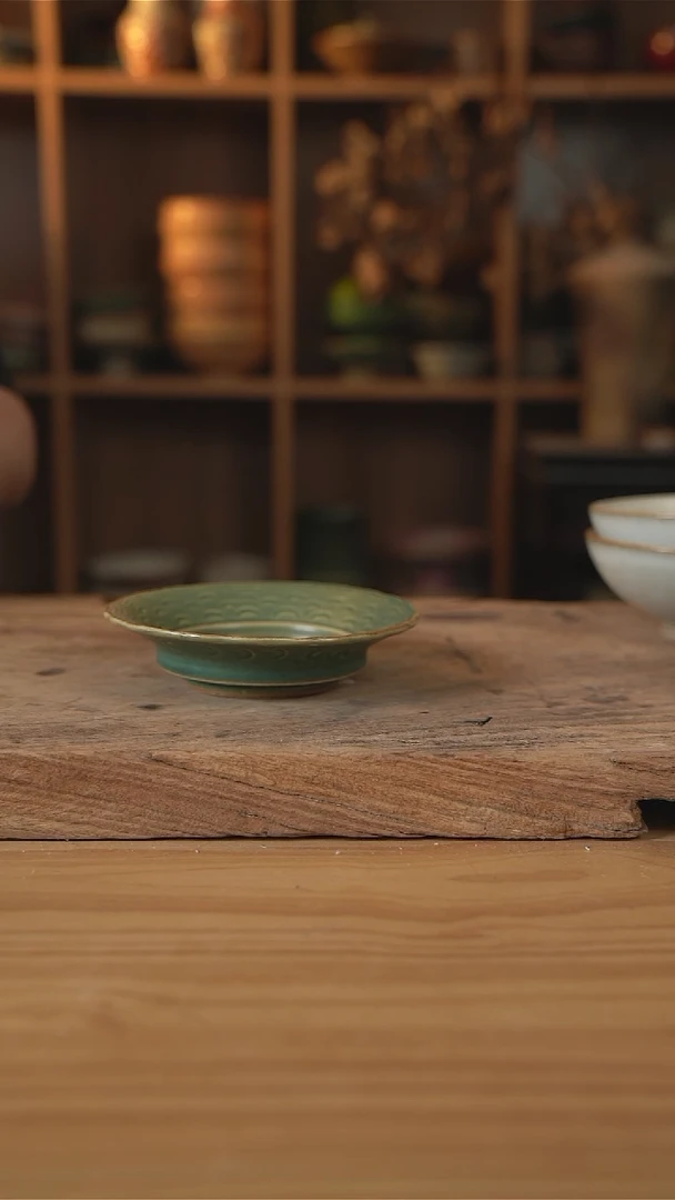 绿色系列的高脚花边刻刀盘