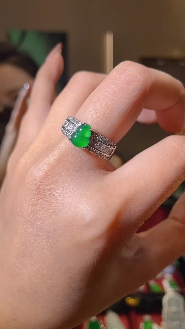 【闪购商品】翡翠戒指银S925镶嵌天然翡翠A货