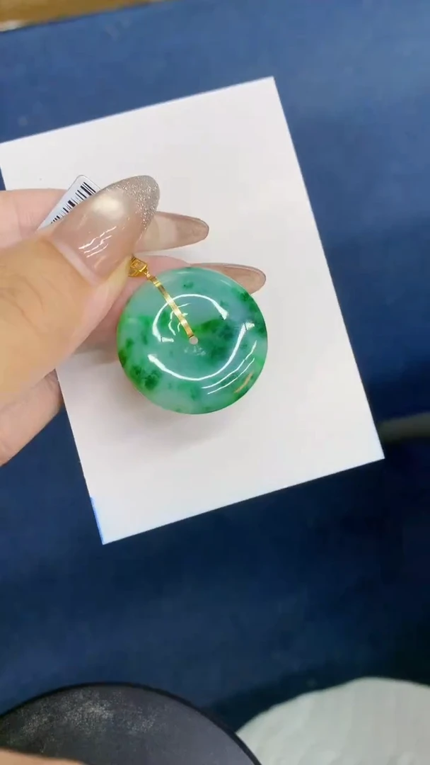 颈饰18K金镶嵌翡翠1