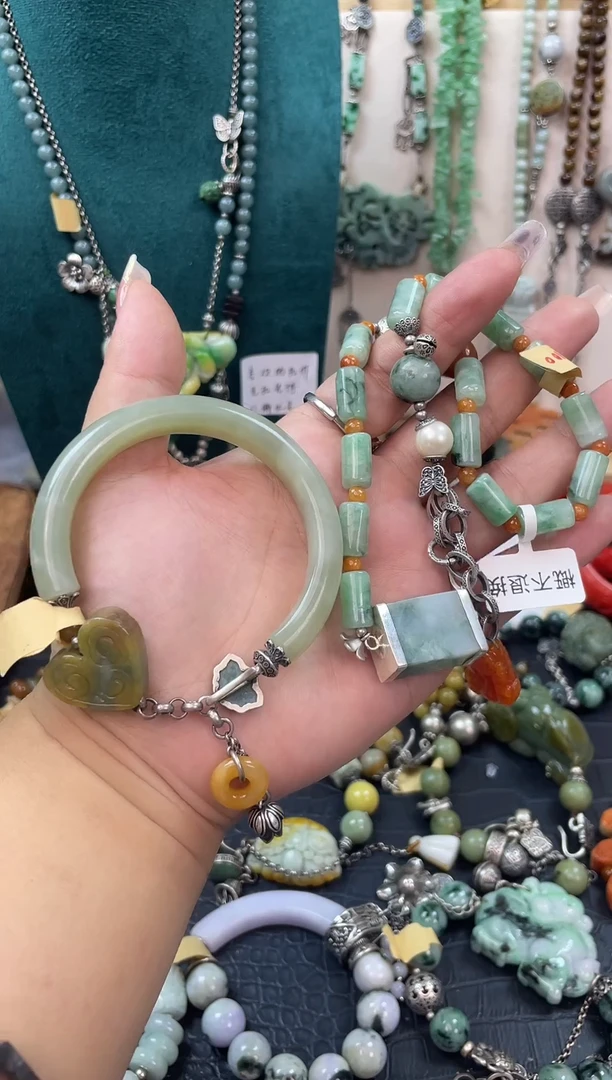 未镶嵌手链翡翠手串，项链