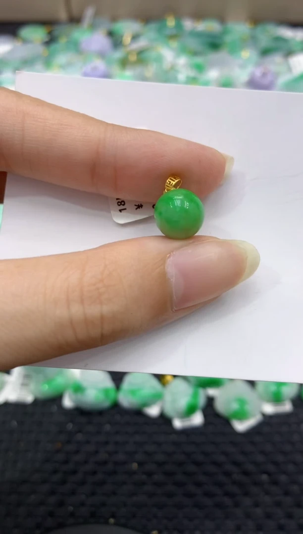 颈饰18K金镶嵌翡翠天然缅甸翡翠A货