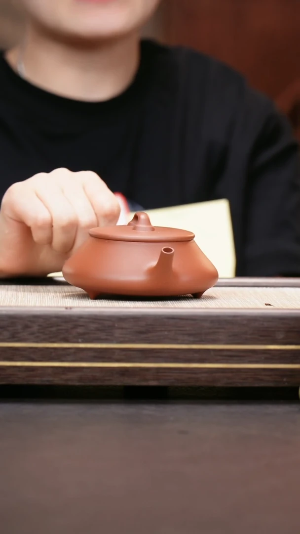 茶壶紫砂红皮龙  意瓢