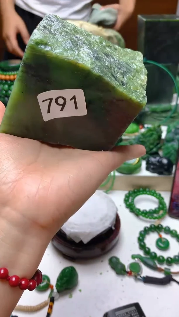 未镶嵌和田玉（碧玉）珠宝半成品1