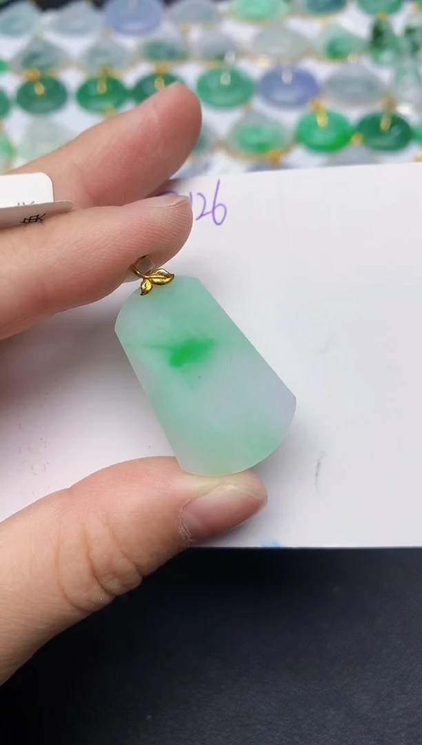 颈饰18K金镶嵌翡翠天然缅甸A货翡翠百元以上9元证书费自理